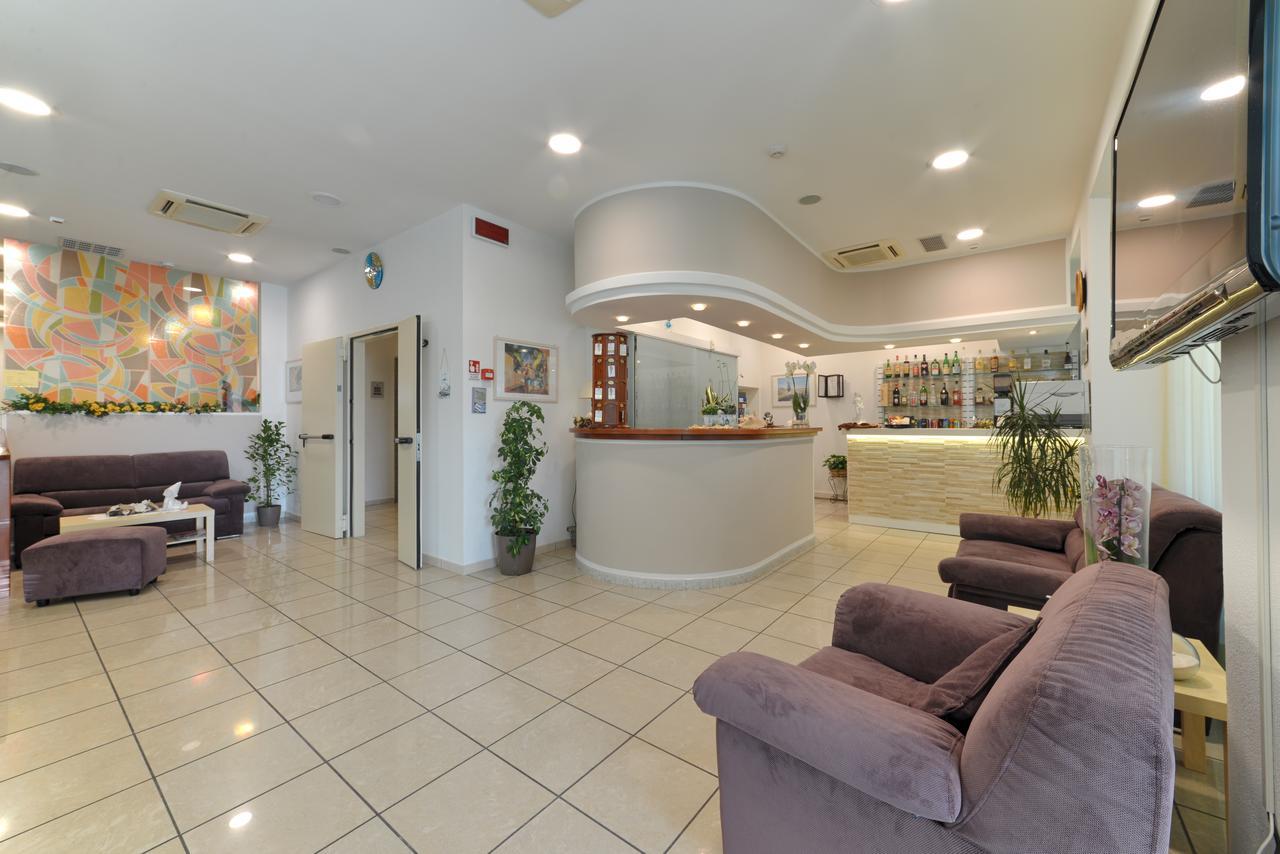 Hotel Taormina Риччоне Экстерьер фото
