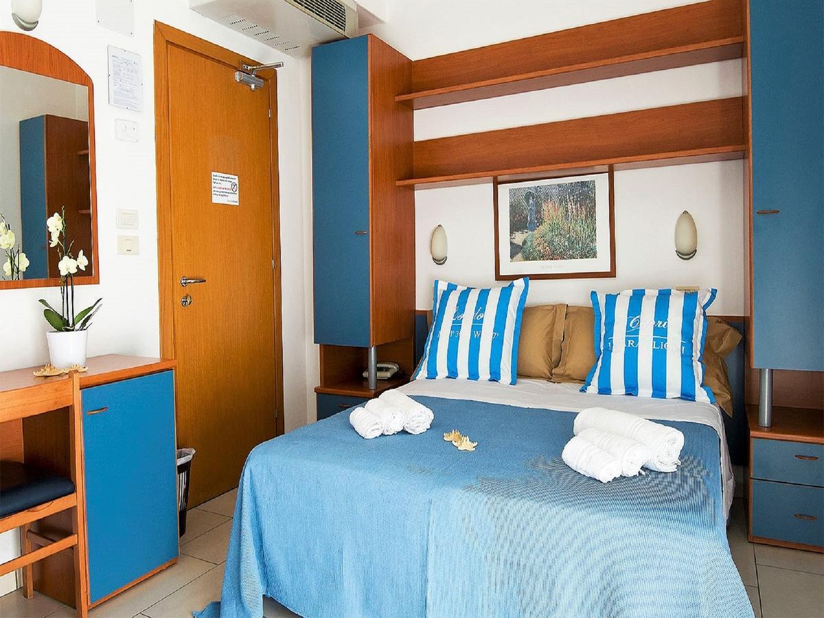 Hotel Taormina Риччоне Экстерьер фото